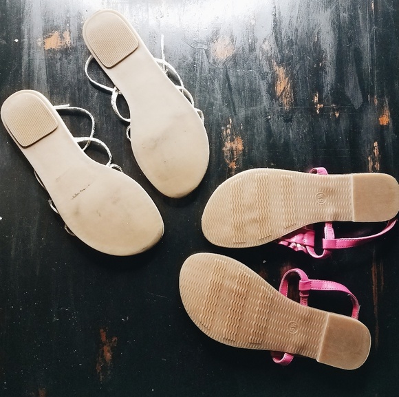 2 pairs of Sandals 🌸🌼 - Picture 5 of 5